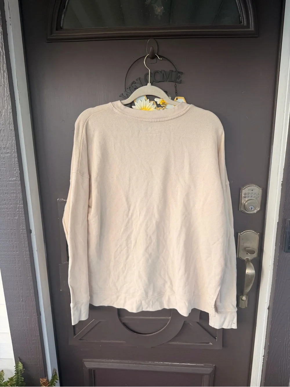 Time and Tru Cream Crewneck Sweatshirt